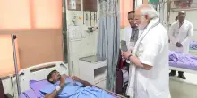 Il premier Modi incontra l'unico sopravvissuto al disastro aereo