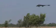Le immagini dei bombardieri B-2 di ritorno dall'Iran in Usa dopo 36 ore di missione