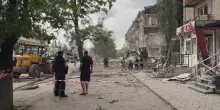 I russi bombardano Kramatorsk nel Donetsk