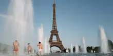 Da Parigi a Lisbona, l'Europa boccheggia nella morsa del caldo. 2 morti in incendio in Catalogna