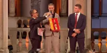 Premio Strega, Andrea Bajani vince la 79a edizione