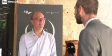 Valditara su stop a cellulari, i telefoni si lasciano entrando in classe e si riprendono all'uscita