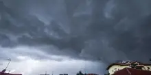 Allerta maltempo: caldo record dalle ore contate e primi nubifragi al nord