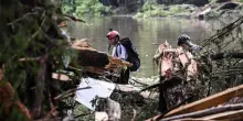 Alluvione in Texas, almeno 80 vittime tra cui 28 bimbi. Nuova allerta: "Spostatevi ai piani alti"