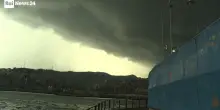 Nubifragio e grandine a Genova, danni e un ferito