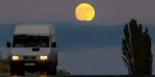 Lo spettacolo della Luna del cervo: cos'è e dove vedere l'atteso plenilunio di luglio