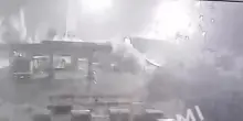 Drone impatta sul distributore di benzina nel Kursk: l'attacco aereo ucraino
