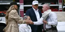 Texas, Trump e Melania in visita nelle zone alluvionate: "È successo qualcosa di orribile"