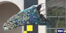 Bruciata la balena di cartapesta di Jacopo Allegrucci alla Triennale, Boeri: "Tristi e amareggiati"