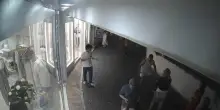 Capri, il video del momento in cui il Lord inglese Ara Darzi viene scippato del suo Rolex