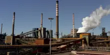 Ex Ilva, il ministro Urso pubblica il nuovo bando ma il sindaco Bitetti frena