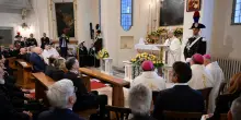Papa Leone XIV a Castel Gandolfo celebra Messa dai Carabinieri e visita le Clarisse di Albano