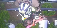 Nuovo video dell’alluvione in Texas: famiglia viene salvata con l’elicottero dalla furia delle acque