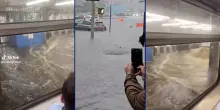 Piogge torrenziali allagano New york, sott'acqua la metro, due morti in un auto, i video in rete
