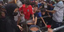 L'Unicef: "A Gaza si muore di fame, aprite i valichi al cibo"
