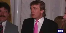 Caso Epstein, Trump "sapeva da maggio del suo nome nei file". La Casa Bianca: "Sono fake news"