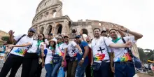 Giubileo Giovani, in 70mila in preghiera per la pace: "Siamo speranza del mondo". Veglia con Zuppi