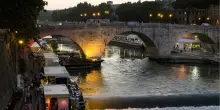 Bagno nel Tevere, medici ambientali: "Rischi alti per la salute"