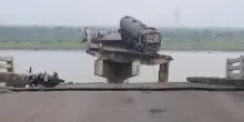 India: crolla un ponte in Gujarat, almeno 9 morti. Diversi veicoli sono precipitati nel fiume