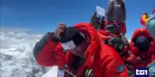 Alpinismo. Marco Confortola conquista l'ultimo ottomila, il quattordicesimo
