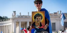In centinaia di migliaia a San Pietro per la canonizzazione di Carlo Acutis e Pier Giorgio Frassati