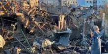 Kiev sotto l'attacco di missili russi, fiamme a Mykolaiv. Mosca, intercettati droni su Leningrado