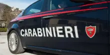 Si schianta con la sua auto contro un albero, muore 21enne
