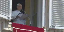 Papa Leone all'Angelus: "Come disse Wojtyla nel 2000, siate sentinelle di pace"