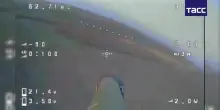 Soggettiva del drone russo Fpv che attacca a Povrovsky postazioni ucraine