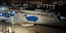 Il rogo sulla nave Rubattino da Palermo, il video dal drone dell'attracco