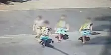 I bambini rom ripresi dalle telecamere di sorveglianza: poco prima dell'investimento mortale