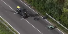Pavia, tre morti in un incidente tra un'auto e uno scooter: il video dal drone
