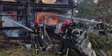 Attacco record sull'Ucraina, 614 droni e missili. Zelensky, incontro con Putin solo dopo garanzie