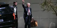 FBI perquisisce casa e ufficio di John Bolton, ex consigliere sicurezza nazionale di Trump