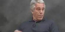 Caso Epstein, Ghislaine Maxwell assolve Trump: "Mai in contesti inappropriati"