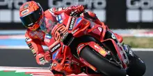 MotoGp: Marc Marquez vince la Sprint del Gp d'Ungheria. Solo tredicesimo Pecco Bagnaia