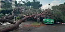 Meteo, violento nubifragio in Romagna, grandine, strade allagate: cosa sta succedendo