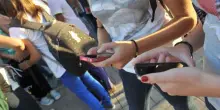 Orrore a Sulmona, violentata una ragazzina di 12 anni: i video postati su Whatsapp