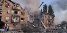 Attacco su Kiev, edifici distrutti, cittadini rintanati nei rifugi