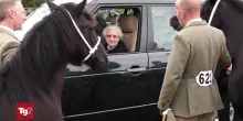 Venduta all'asta per 175.500 sterline la Range Rover della Regina Elisabetta II