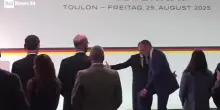 Pressing di Macron su Putin, subito l'incontro con Zelensky