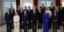 CPE, Zelensky: "Avanti con adesione all'Ue". Danimarca: "L'obiettivo di Putin è l'Europa"