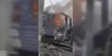Attacco russo ad una stazione di Sumy, treno in fiamme, un morto e decine di feriti