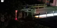 Schianto nella notte nel torinese. Coinvolti 4 giovani, morta una 18ennne
