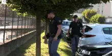 Presa a morsi, violentata e rapinata in un'area parcheggio a Sondrio