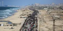 Hamas: "No al disarmo totale". Il summit e la firma della pace in Egitto con al-Sisi e Trump