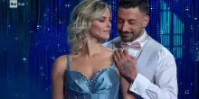 Ballando, il valzer appassionato di Fialdini con Pernice ad occhi chiusi