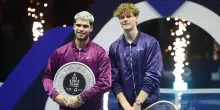 Sinner trionfa a Riad, Alcaraz annientato: "Sembrava giocasse a ping pong"
