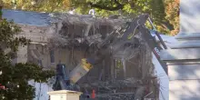 Bulldozer alla Casa Bianca, Trump demolisce la East Wing per costruire la sua sala da ballo