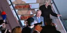 Carlo e Camilla da Leone XIV, il primo regnante inglese a pregare con il Papa da 500 anni
